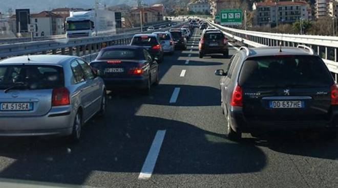 Ponte dell'Immacolata: traffico intenso sull'A10, vacanzieri in arrivo ... - Riviera24.it