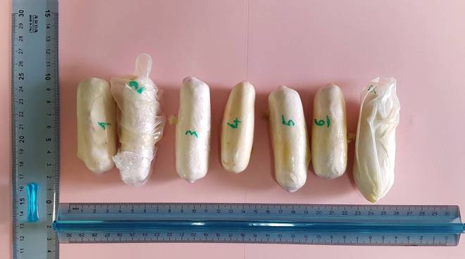 Ventimiglia, viaggiavano con 1 kg di droga nello stomaco. Arrestati in frontiera