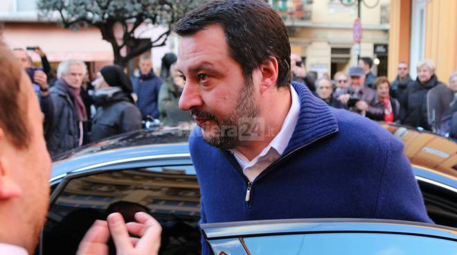 Assolti attivisti dei centri sociali accusati di aver oltraggiato Salvini, Piana (Lega): «Perplesso e avvilito per questa sentenza»