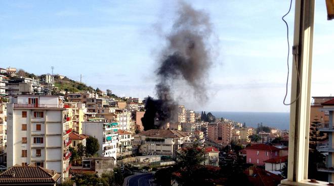 Divampa incendio in un garage, scatta l’emergenza a Sanremo