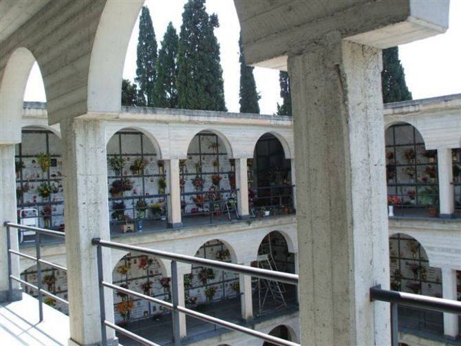 Furto marmo loculi cimitero Ventimiglia