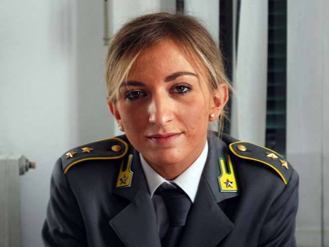 Italian Police Uniform Guardia-finanza-arianna-rovetto-masucci-46614