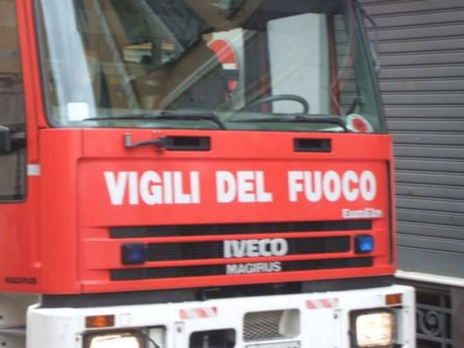 Fiat Doblo' incendio Ventimiglia vigili del fuoco generica