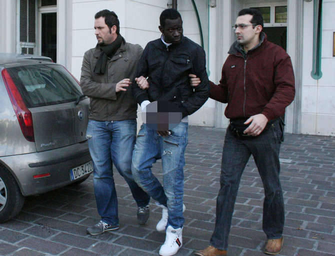 senegalese arrestato Mbaye Gueye