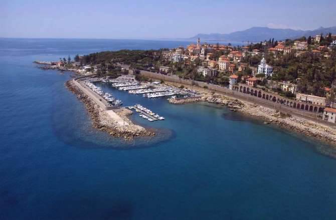 A Bordighera “Per amore, per il mare”, una giornata dedicata alla pulizia del porto turistico