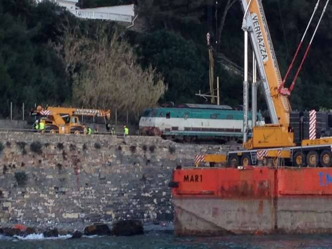 Chiatta Andora treno deragliato