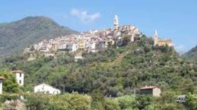 ‘Via della casa comunale’, a Montalto Ligure l’indirizzo per i senza fissa dimora