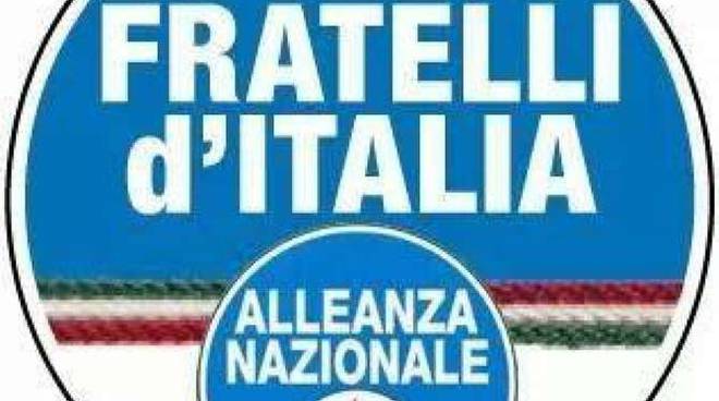 Piazza della stazione di Ventimiglia ripulita per l’arrivo di Alfano: lo sdegno dei Fratelli D’Italia