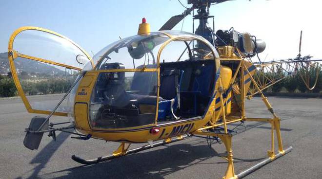 Triora, elicottero in azione per ispezionare le linee elettriche