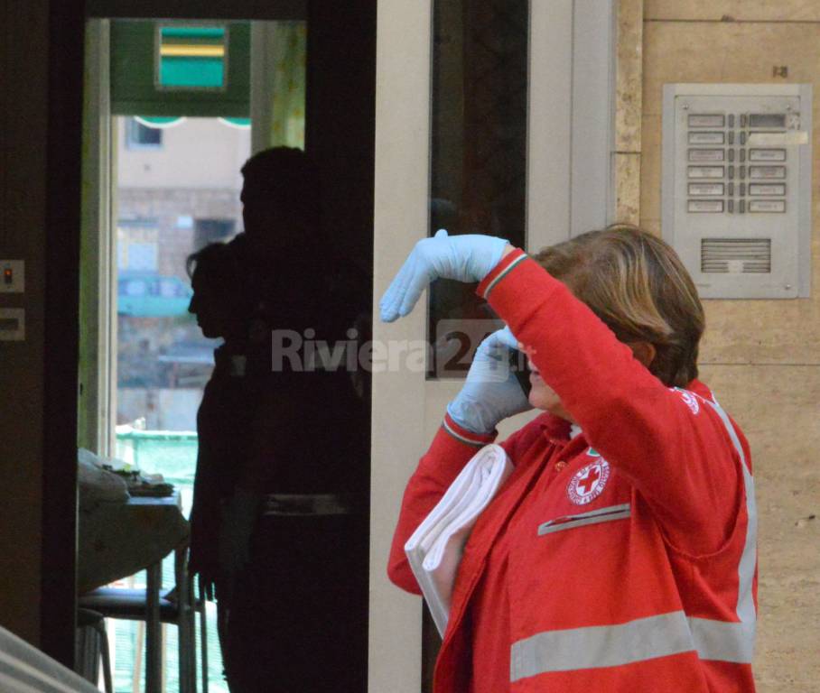 accoltellamento 118 croce rossa carabinieri maggio 2015 sanremo via martiri
