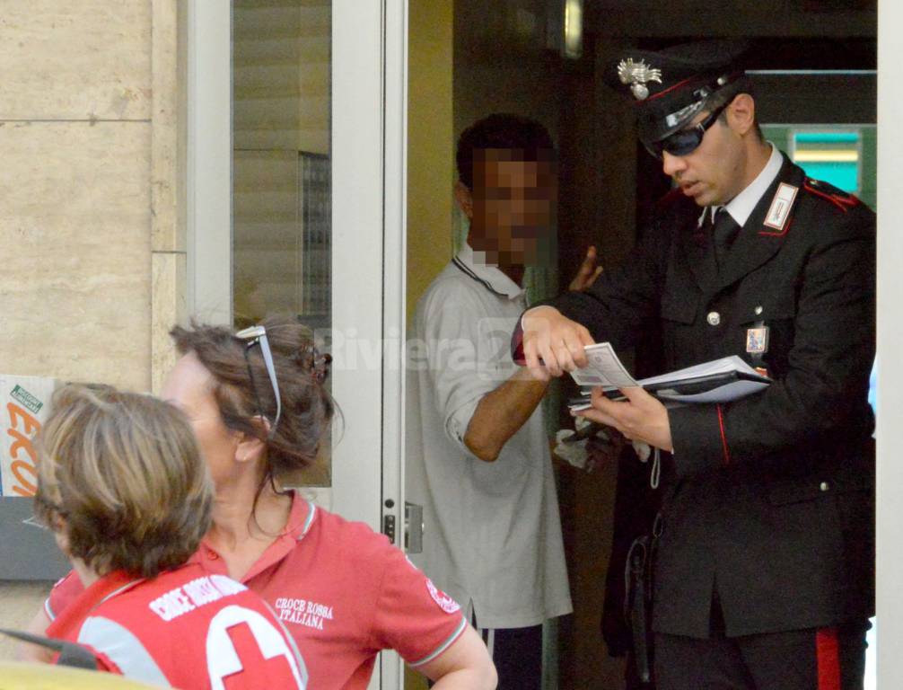 accoltellamento 118 croce rossa carabinieri maggio 2015 sanremo via martiri