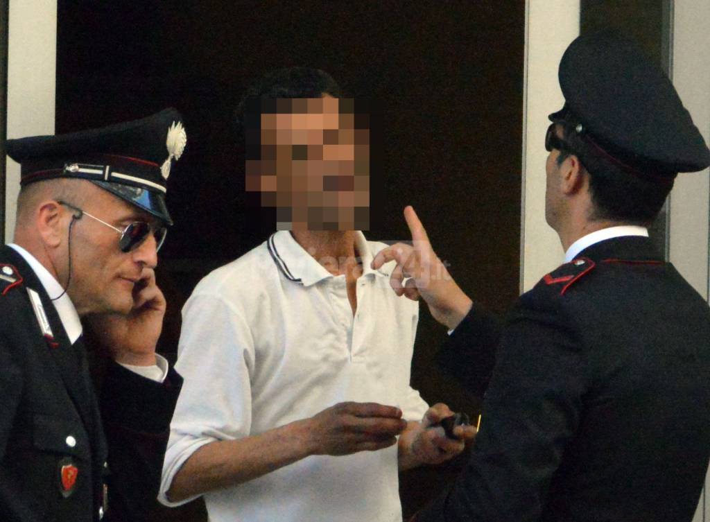 accoltellamento 118 croce rossa carabinieri maggio 2015 sanremo via martiri