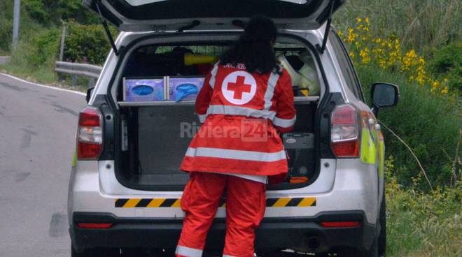 Pieve di Teco, fuoristrada si ribalta sulla pista da motocross: un ferito