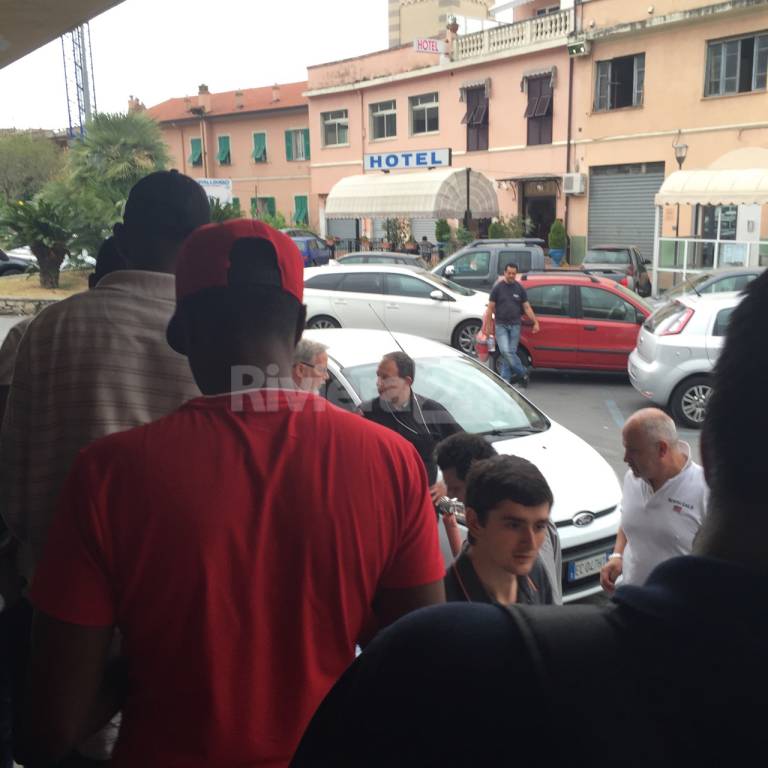 antonio suetta stazione ferroviaria ventimiglia