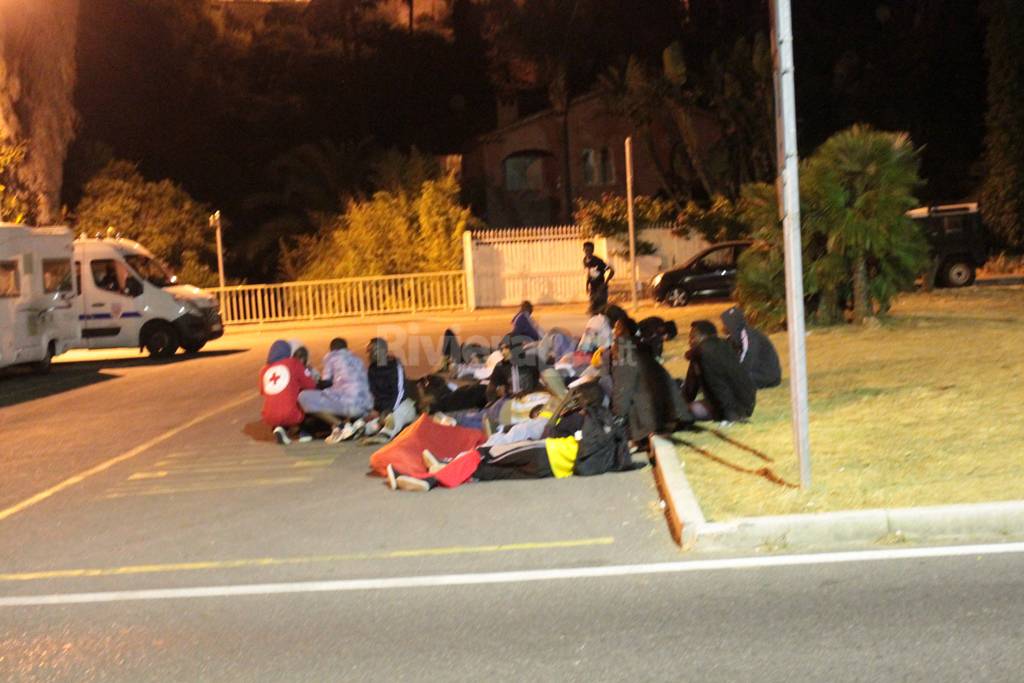 Profughi ammassati a Ponte San Ludovico