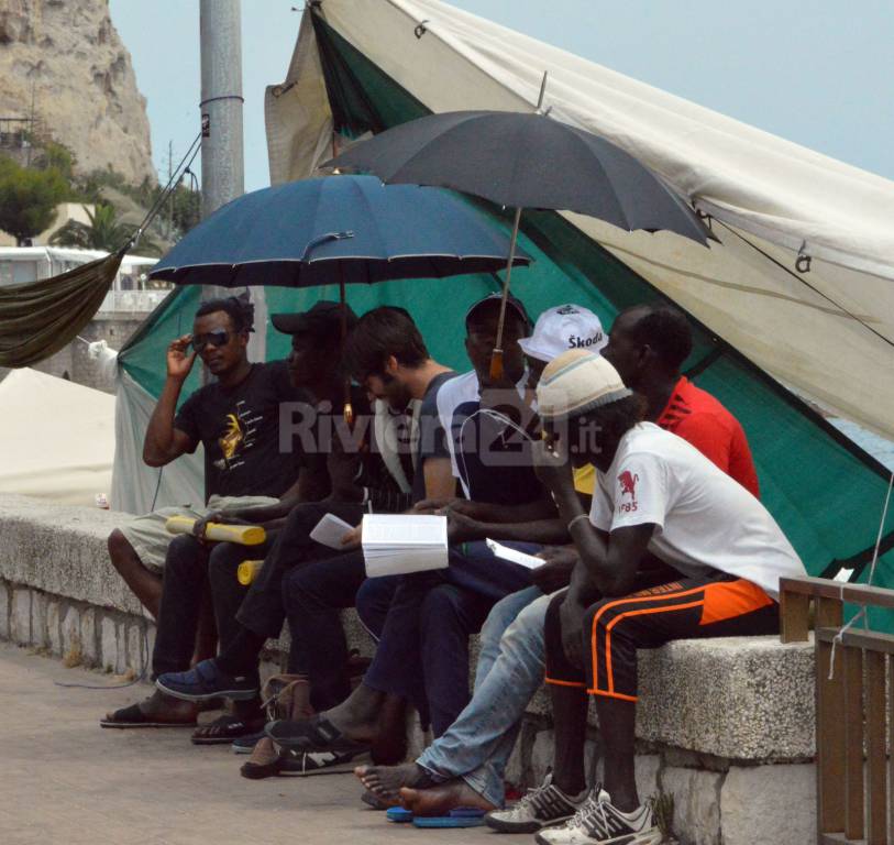 profughi migranti ventimiglia ponte san ludovico