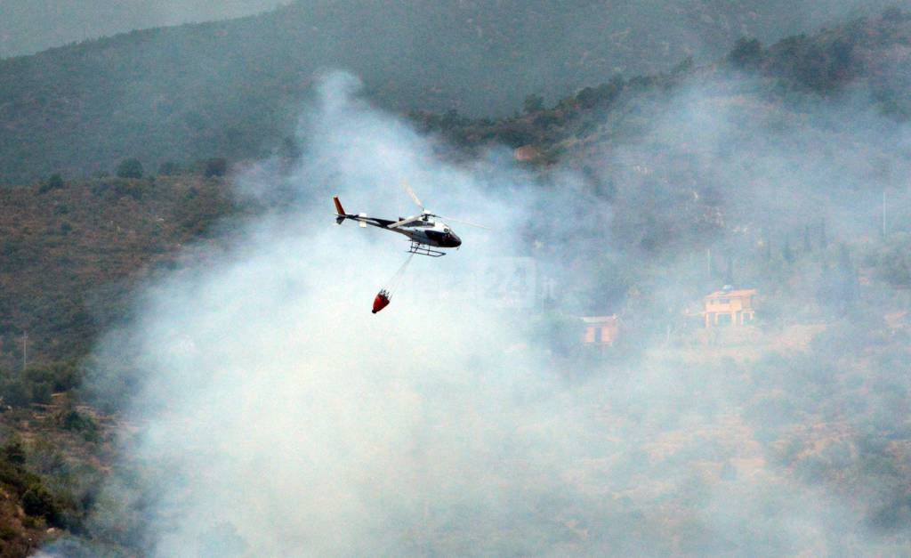 incendio boschivo tasciaire sanremo forestale elicottero 115