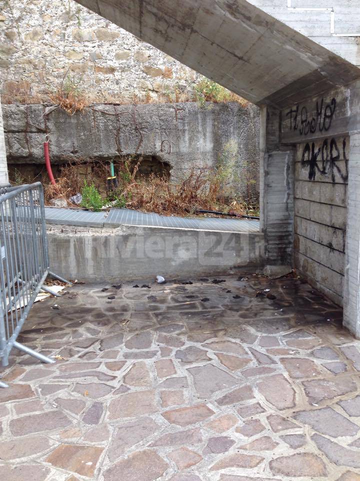 degrado stazione ferroviaria sanremo