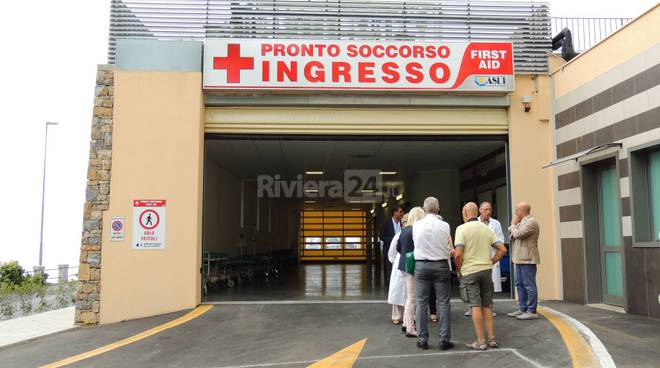 Sanremo, ambulanza falcia pedoni. Due feriti