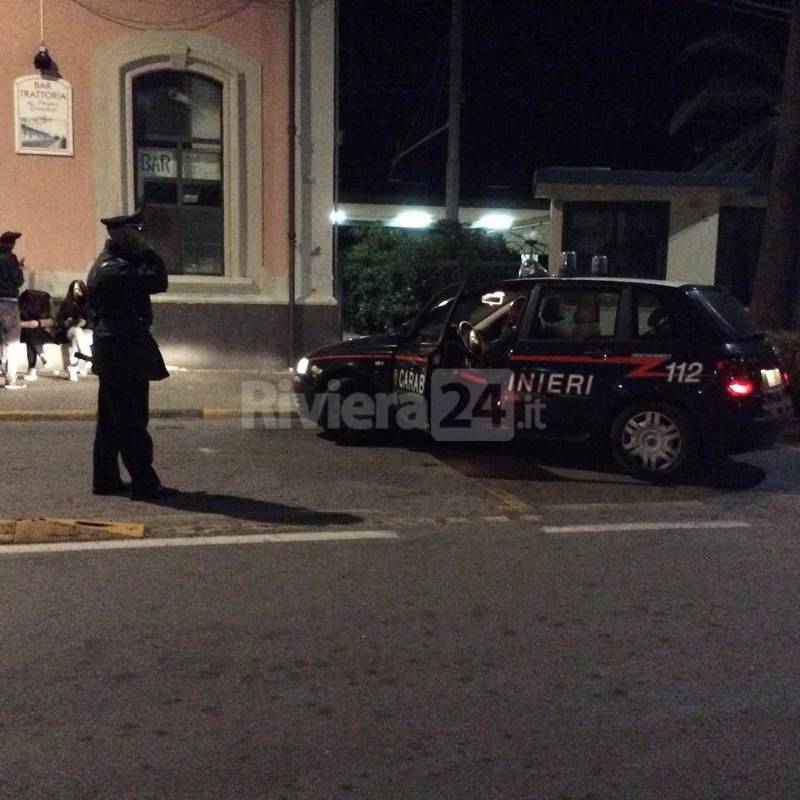 Controlli dei Carabinieri presso la Stazione ferroviaria di Bordighera 18 ottobre 2015