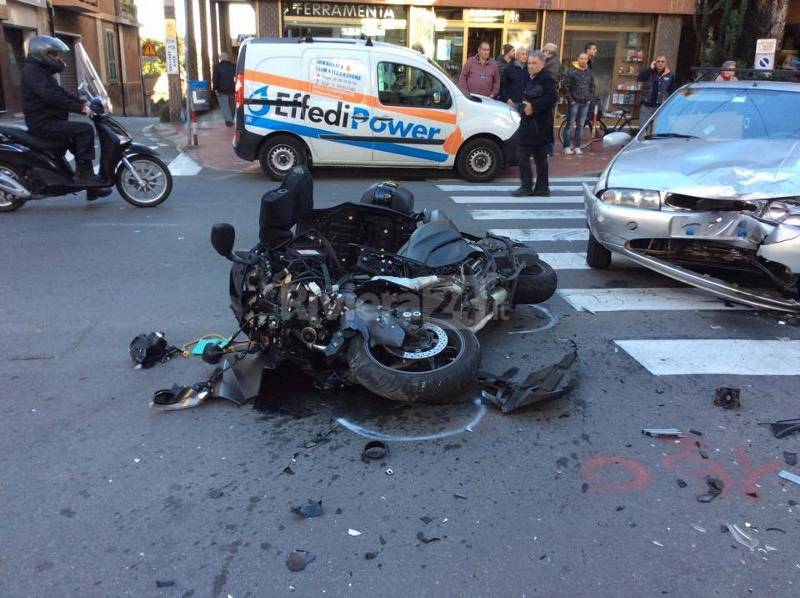 bordighera frontale auto contro moto novembre 2015