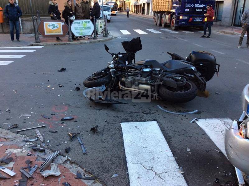 bordighera frontale auto contro moto novembre 2015