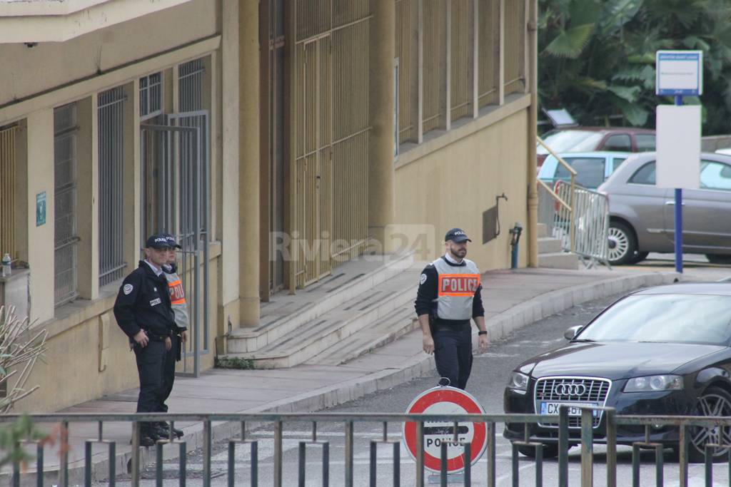 Frontiera italo-francese di Ventimiglia, i controlli della polizia