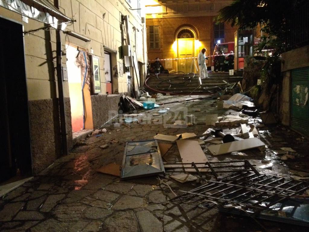 Imperia, attentato incendiario alla sala scommesse di piazza Calvi