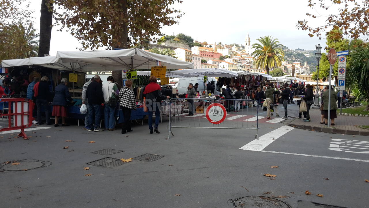 mercato settimanale venerdì ventimiglia 