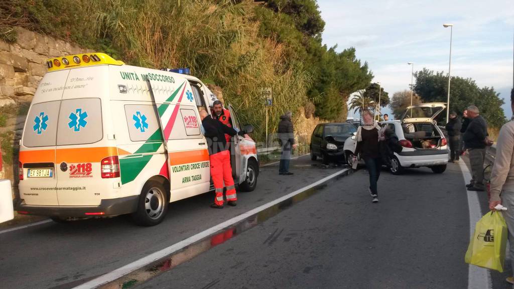 incidente frontale aurelia s stefano al mare 118 115 soccorsi