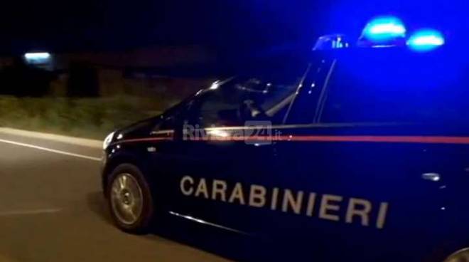 Denunciata e allontanata una pregiudicata dai carabinieri di Vallecrosia presso i giardini di via Colombo