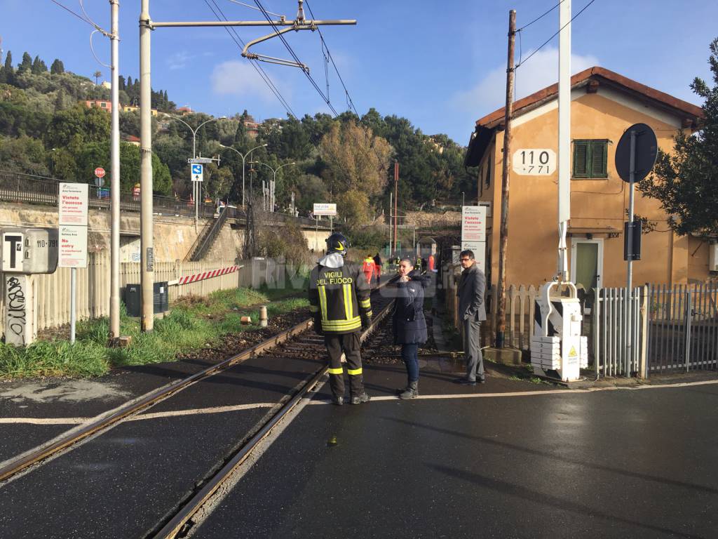 Imperia, tragedia al Prino. Muore travolto dal treno