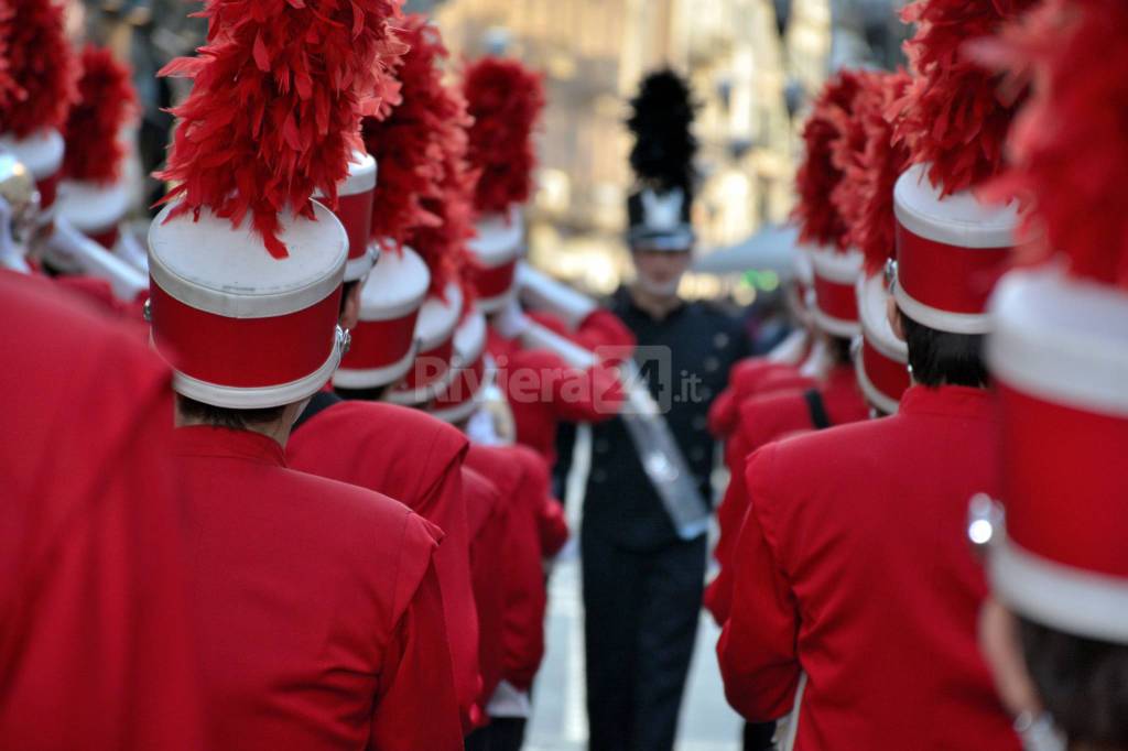 Bande, Ballerine Musica e allegria nelle vie della citta Sanremo