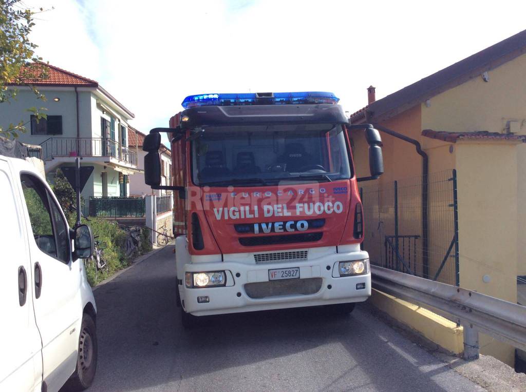 incendio villetta riva ligure marzo 2016 vigili del fuoco