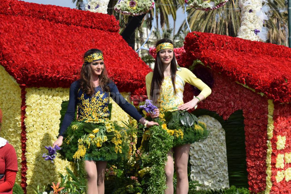 La grande bellezza dei Carri Fioriti invade Sanremo