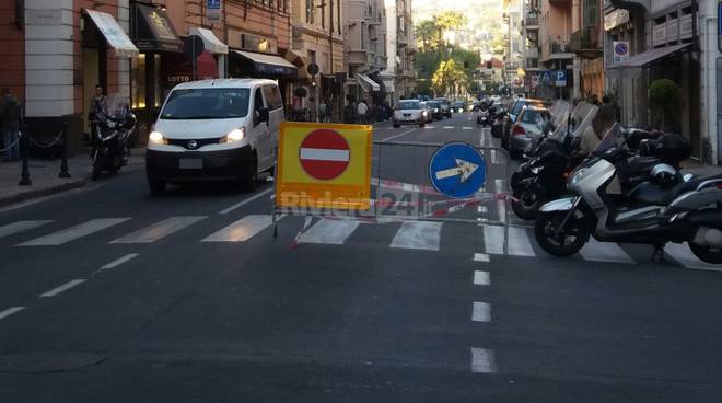 Terminal bus o Bus “terminati”? Viaggio nella segnaletica stradale di Sanremo