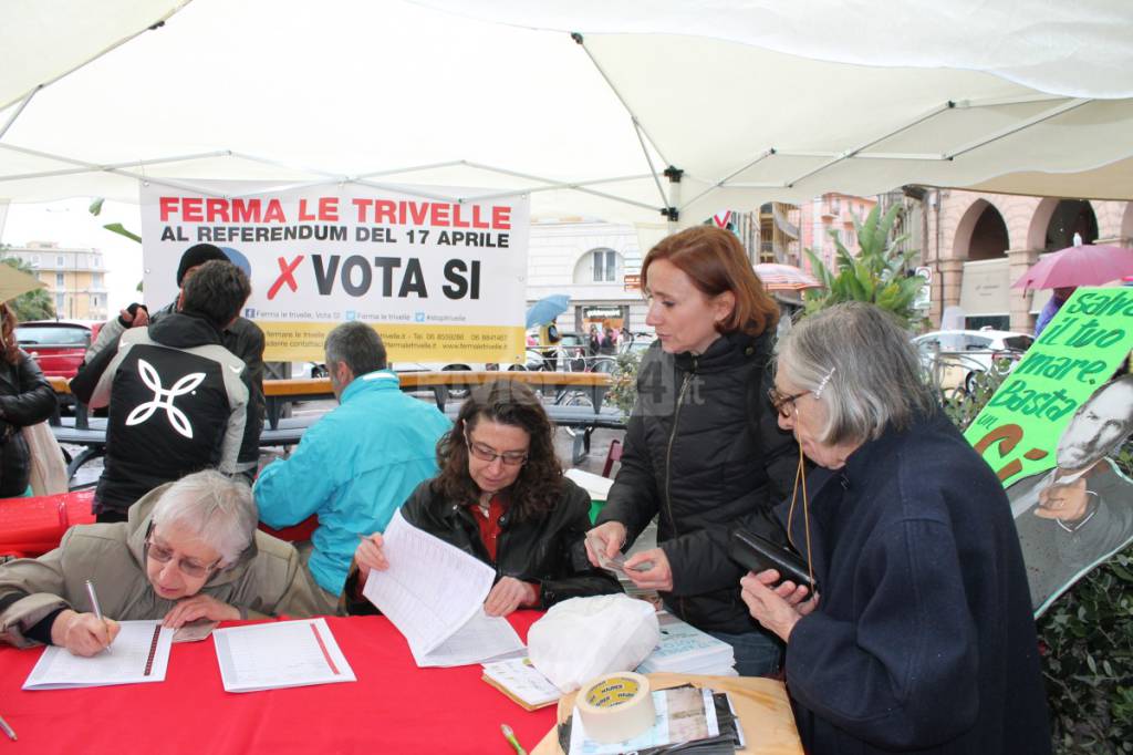 raccolta firme campagna referendaria