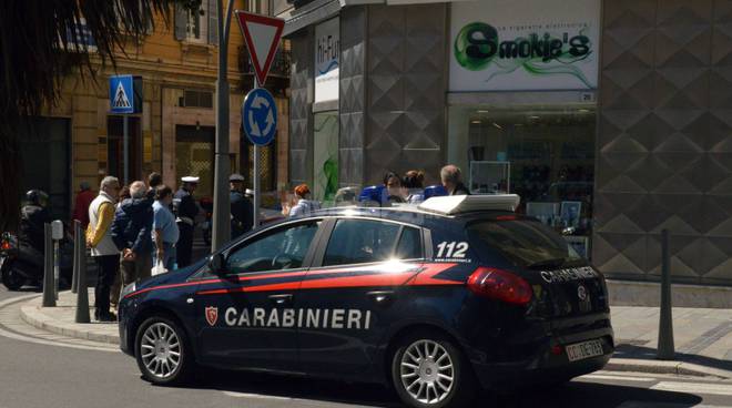 Sorpresi dai Carabinieri all’interno di un’abitazione a Sanremo si danno alla fuga. Arrestato 29enne marocchino