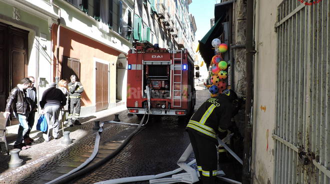 Simulazione di intervento per incendio in un’abitazione a Ventimiglia alta