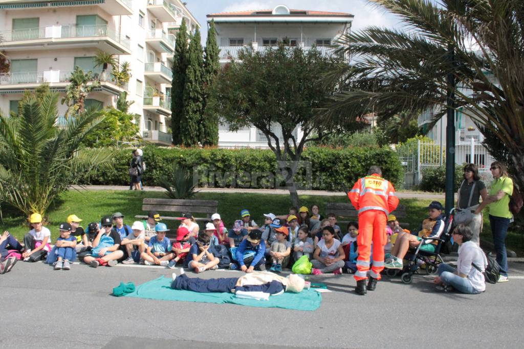 A Scuola di Protezione Civile sul lungomare di Sanremo