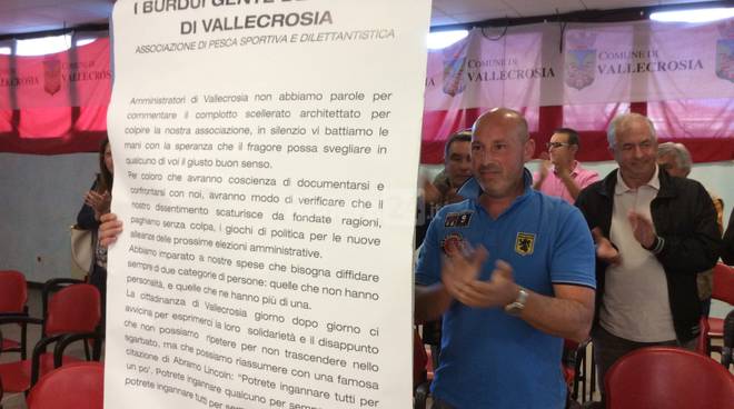 Vallecrosia, il Consiglio Comunale inizia con la protesta dei Burdui, gente de Marina