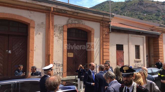 Alfano a Ventimiglia: “Più poliziotti al confine e via i clandestini dalla città”