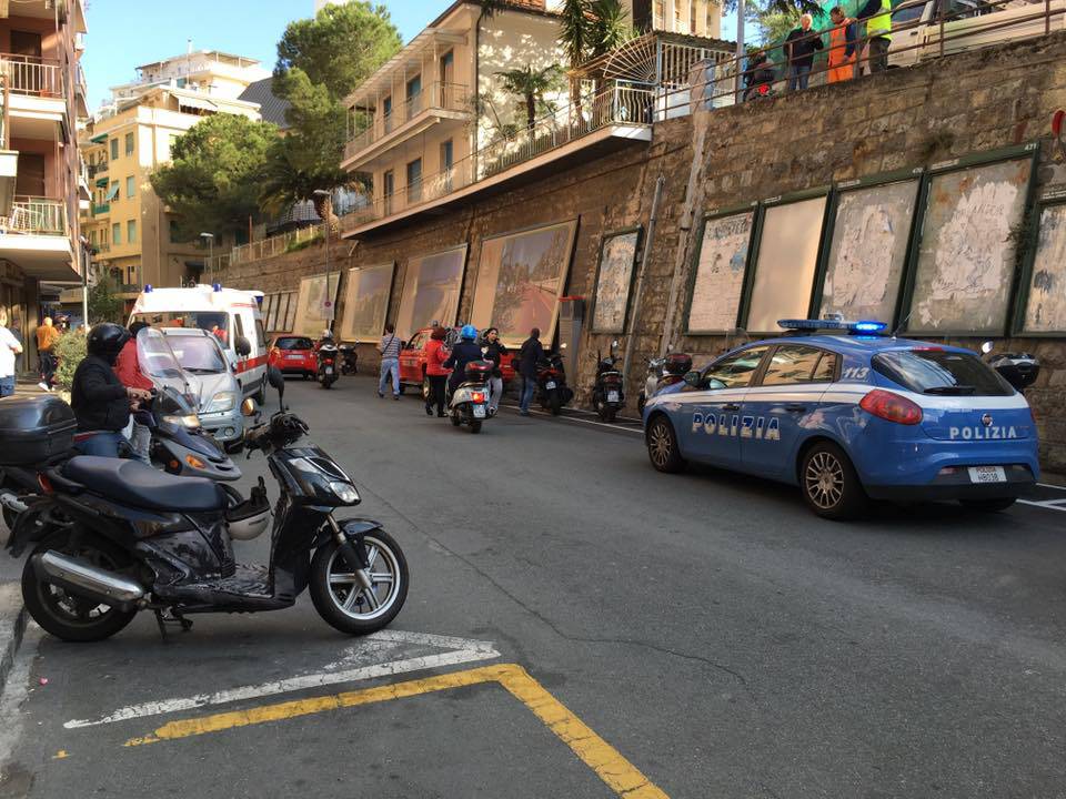 Incendio androne del condominio in via Galilei 322