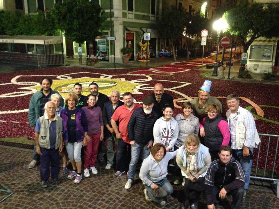 infiorata diano marina gruppo