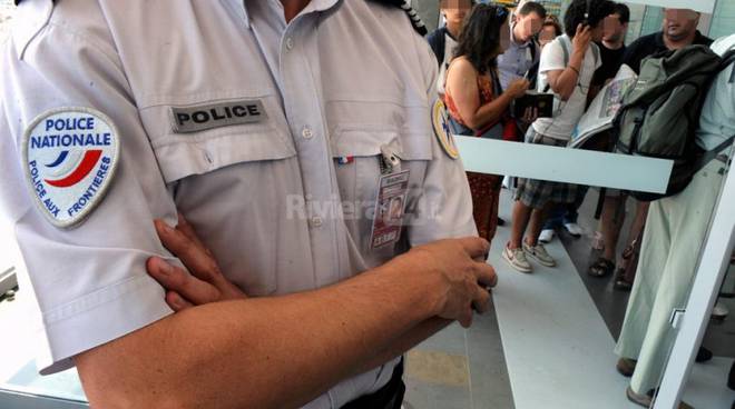 Arrestato dalla polizia di frontiera passeur albanese: fermato con cinque clandestini eritrei e sudanesi