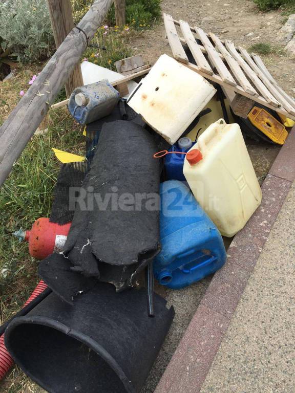 riviera 24 - Da Diano Marina a Santo Stefano al Mare tanti volontari a lavoro per la pulizia delle spiagge 