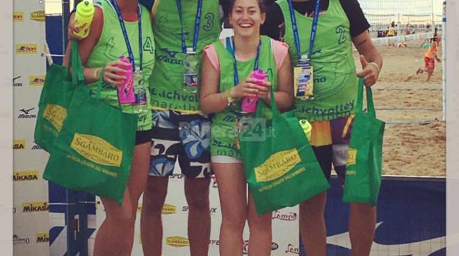 Tomatis, Conte, Calzamiglia e Caraglio, terzi classificati al Mizuno Beach Volley Marathon di Bibione 2016