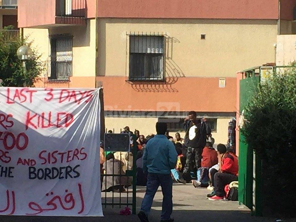 riviera24 - Ventimiglia, a San Nicola migranti pronti a lasciare la Chiesa