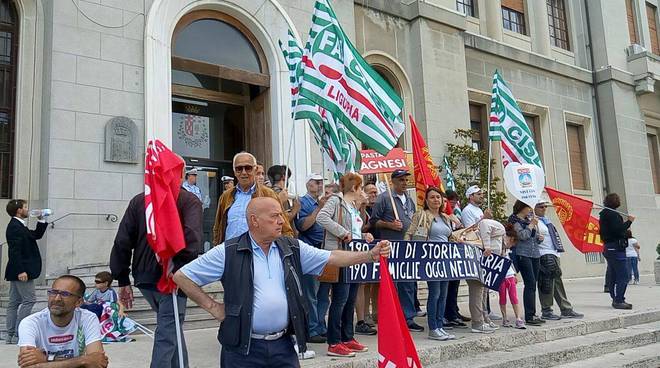 Agnesi, i lavoratori in consiglio comunale: “Lavoriamo per il nostro domani”