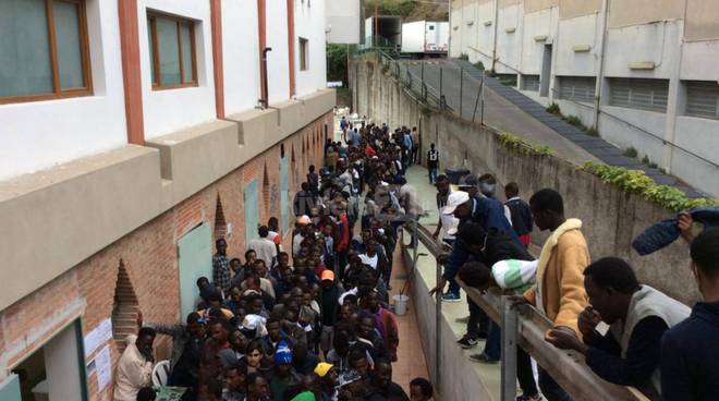 Ventimiglia, ultima notte a Sant’Antonio per i migranti. Don Rito: “Persone splendide”